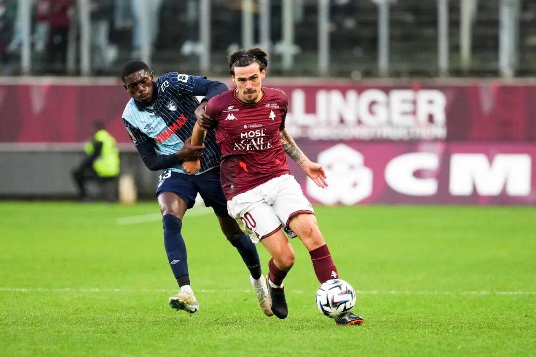 DB电竞下载-关于里昂客场逼平南特,法甲榜首大战无结果的信息