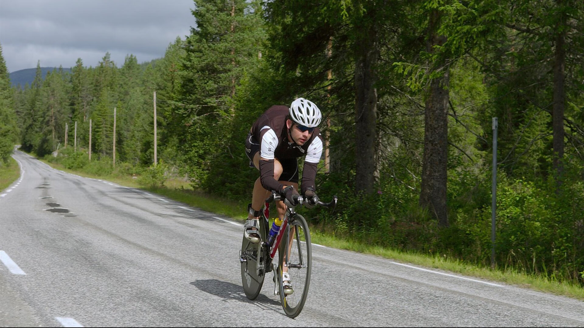 硬仗之魂，当波兰铁骑遭遇乌拉圭尖刀，谁才是真正的蒂亚戈时刻主宰者？