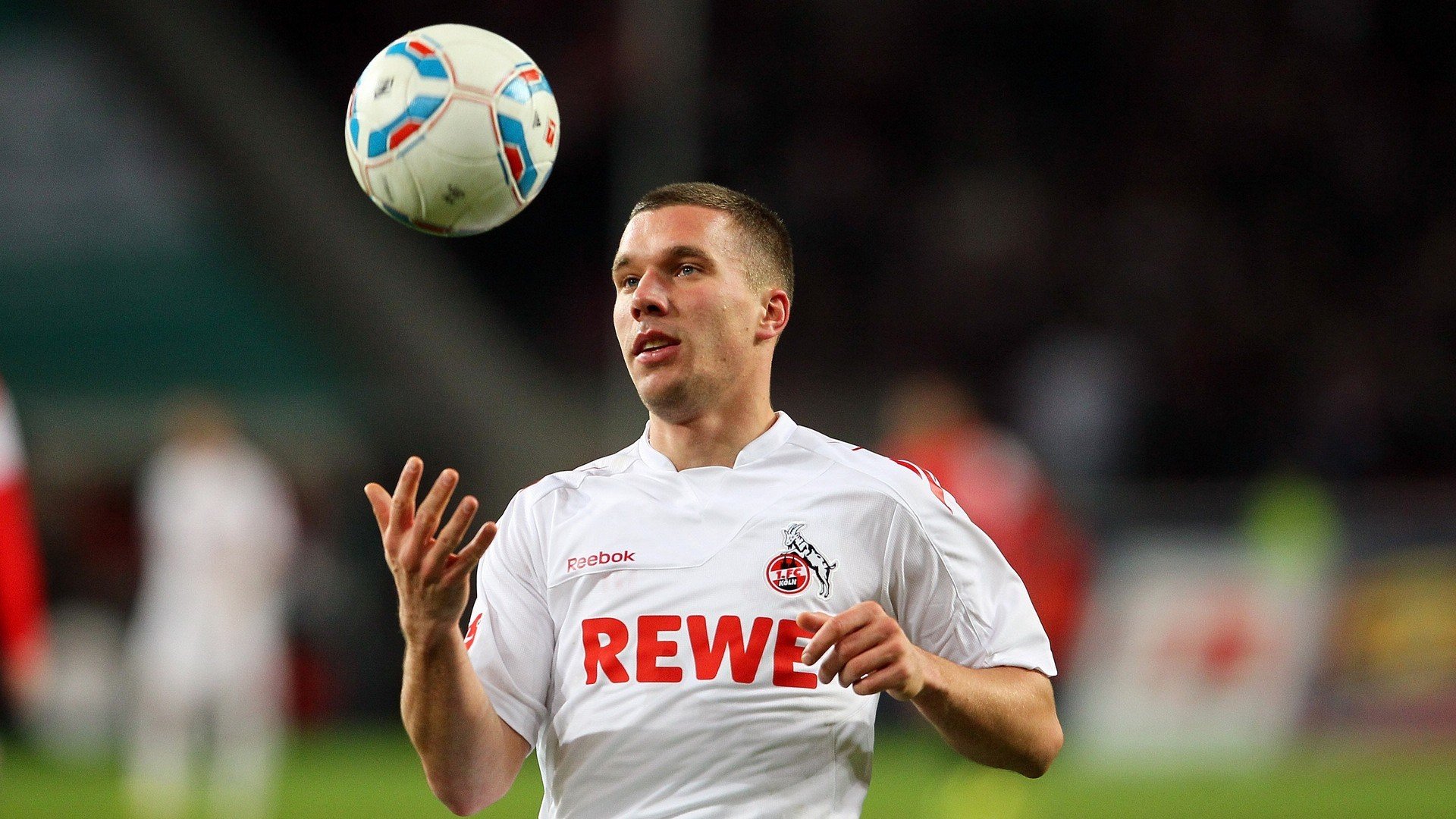 DB电竞下载-世界排名争夺战之夜，德罗赞防守端锁死对手，诠释不为人知的另一面