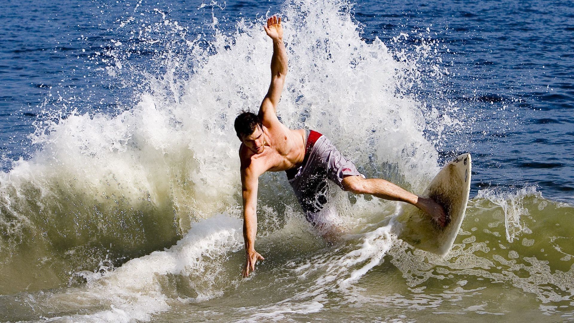 跨界胜利，从绿茵场到F1赛道，法兰西铁血与皮克的统治时刻